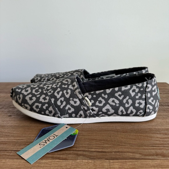 Toms - NWT Women’s Steel Grey Painted Leopard Print Alpargata Shoes size 8 - Picture 5 of 11